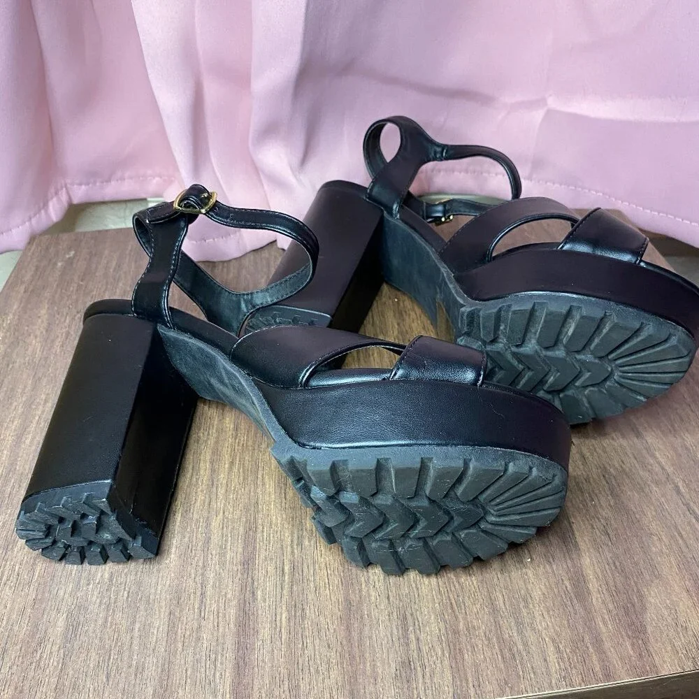 chunky goth heels - Picture 3 of 5